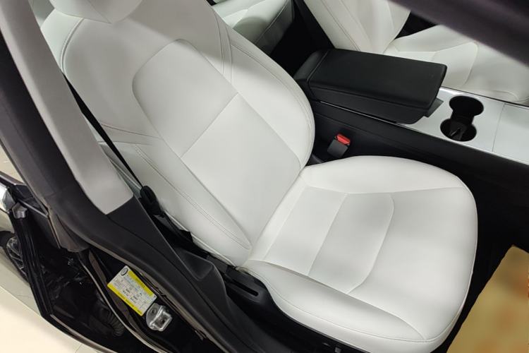 Used Tesla Model 3 2019 Long-Range Rear-Wheel-Drive Version Right Front Seat