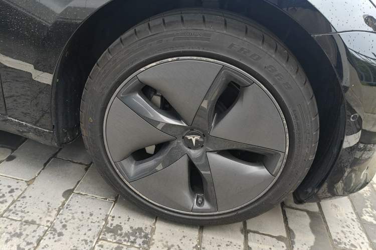 Used Tesla Model 3 2019 Standard Range Rear-Drive Upgraded Version Right Front Wheel Hub