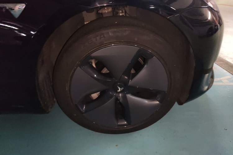 Used Tesla Model 3 2019 Standard Range Rear-Drive Upgraded Version Right Front Wheel Hub
