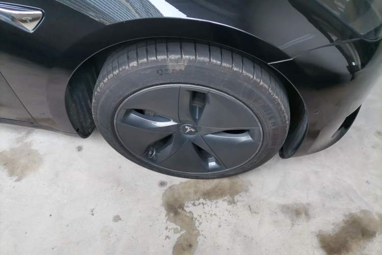 Used Tesla Model 3 2019 Standard Range Rear-Drive Upgraded Version Right Front Wheel Hub