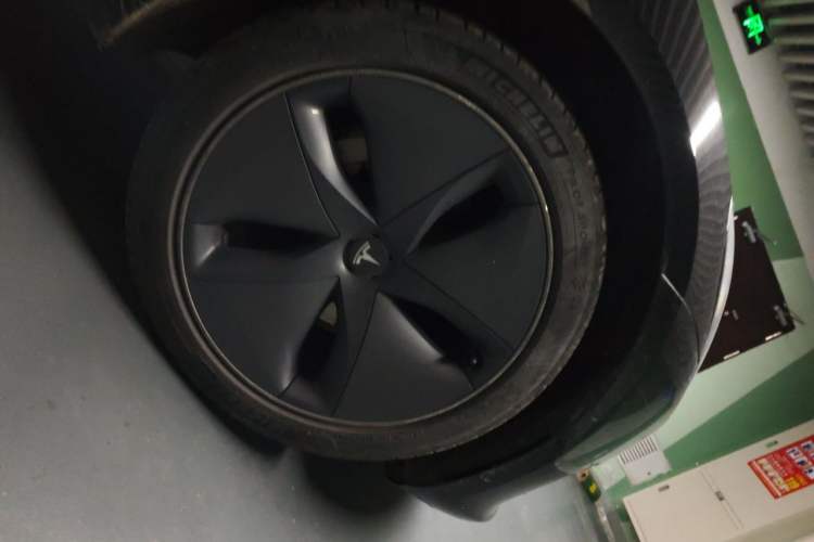 Used Tesla Model 3 2019 Standard Range Rear-Drive Upgraded Version Right Front Wheel Hub