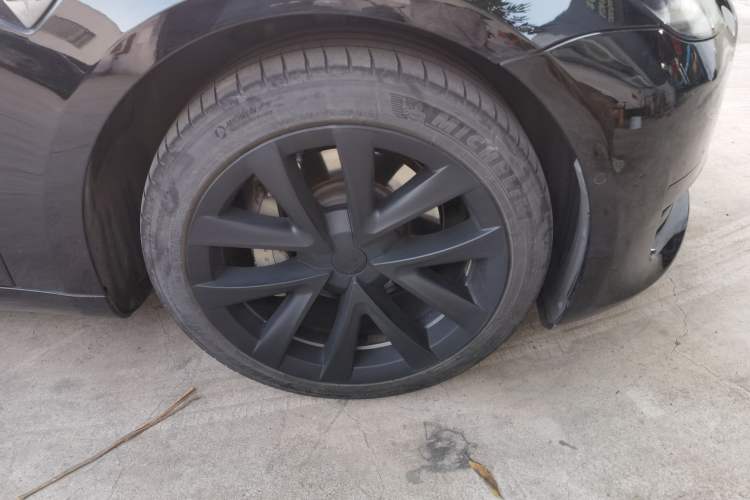 Used Tesla Model 3 2019 Standard Range Rear-Drive Upgraded Version Right Front Wheel Hub