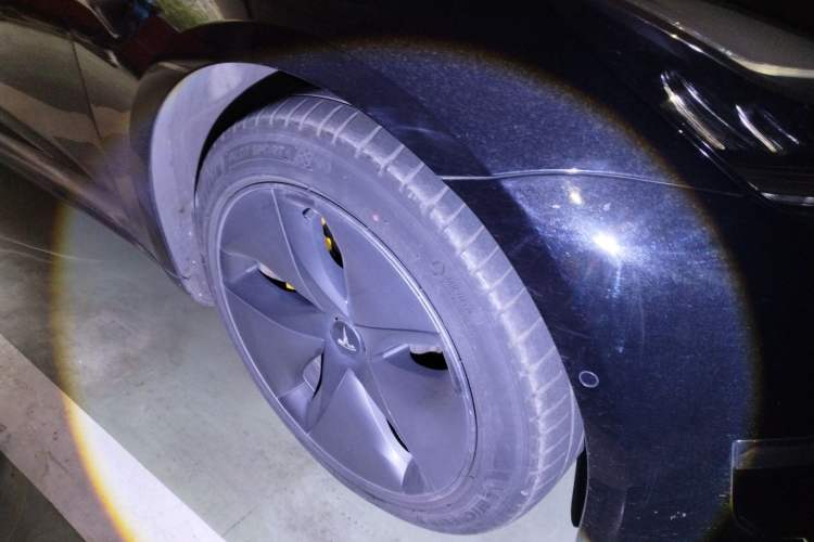 Used Tesla Model 3 2019 Long-Range Rear-Wheel-Drive Version Right Front Wheel Hub