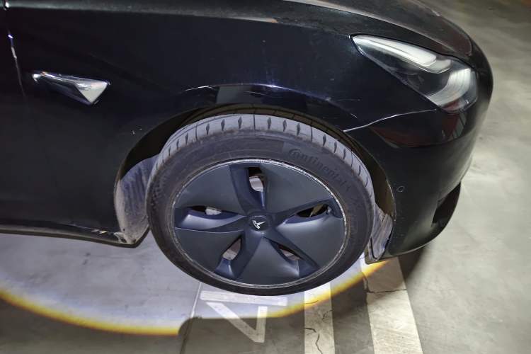 Used Tesla Model 3 2019 Standard Range Rear-Drive Upgraded Version Right Front Wheel Hub