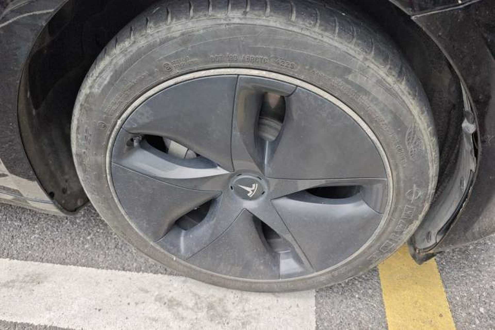 Used Tesla Model 3 2019 Standard Range Rear-Drive Upgraded Version Right Front Wheel Hub