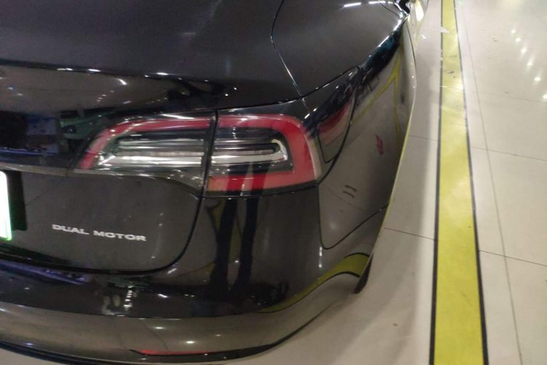 Used Tesla Model 3 2019 Long-Range All-Wheel-Drive Version Right Rear Taillight