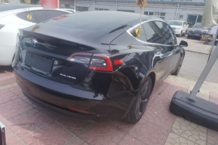Used Tesla Model 3 2019 Long-Range All-Wheel-Drive Version Right Rear Taillight