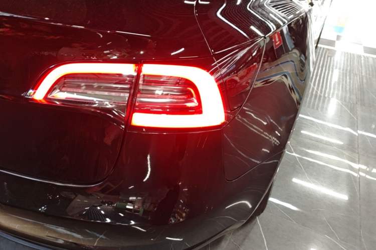 Used Tesla Model 3 2019 Standard Range Rear-Drive Upgraded Version Right Rear Taillight