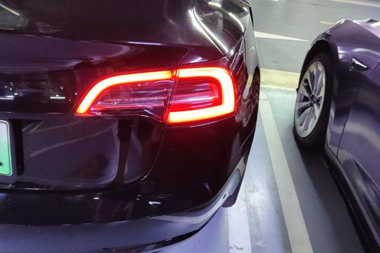 Used Tesla Model 3 2019 Standard Range Rear-Drive Upgraded Version Right Rear Taillight