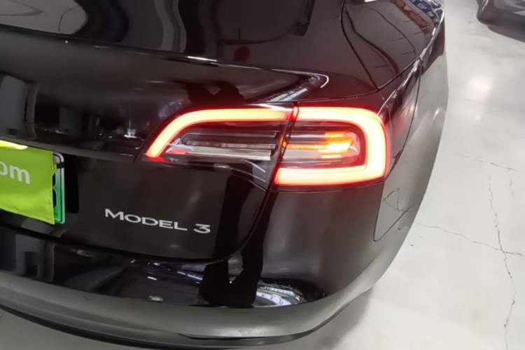 Used Tesla Model 3 2019 Standard Range Rear-Drive Upgraded Version Right Rear Taillight