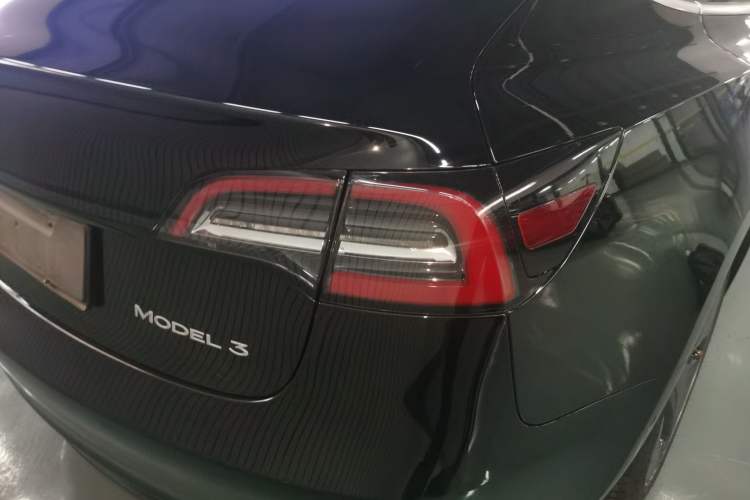 Used Tesla Model 3 2019 Standard Range Rear-Drive Upgraded Version Right Rear Taillight