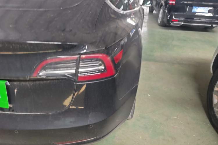 Used Tesla Model 3 2019 Long-Range All-Wheel-Drive Version Right Rear Taillight