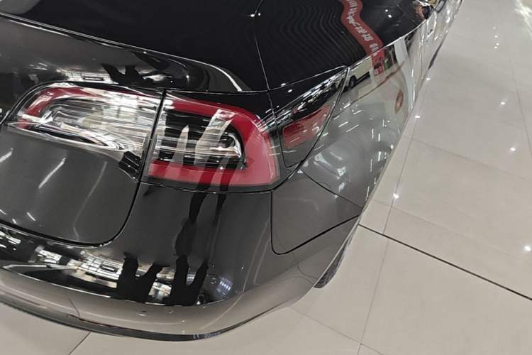 Used Tesla Model 3 2019 Long-Range Rear-Wheel-Drive Version Right Rear Taillight