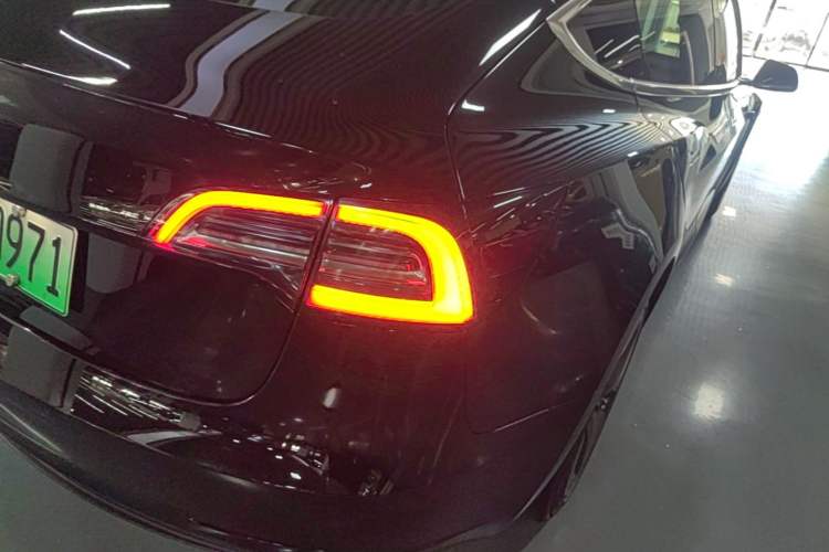 Used Tesla Model 3 2019 Standard Range Rear-Drive Upgraded Version Right Rear Taillight