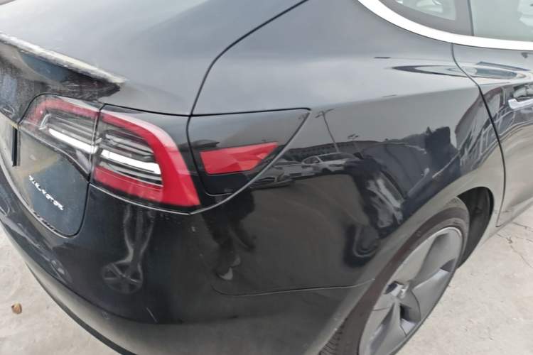 Used Tesla Model 3 2019 Long-Range All-Wheel-Drive Version Right Rear Taillight