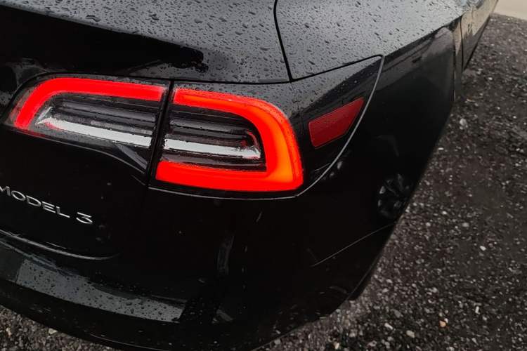 Used Tesla Model 3 2019 Standard Range Rear-Drive Upgraded Version Right Rear Taillight