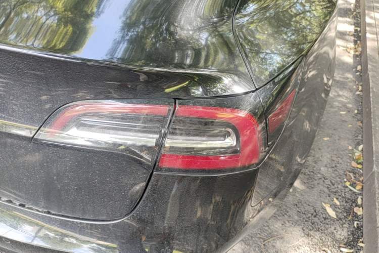 Used Tesla Model 3 2019 Long-Range Rear-Wheel-Drive Version Right Rear Taillight