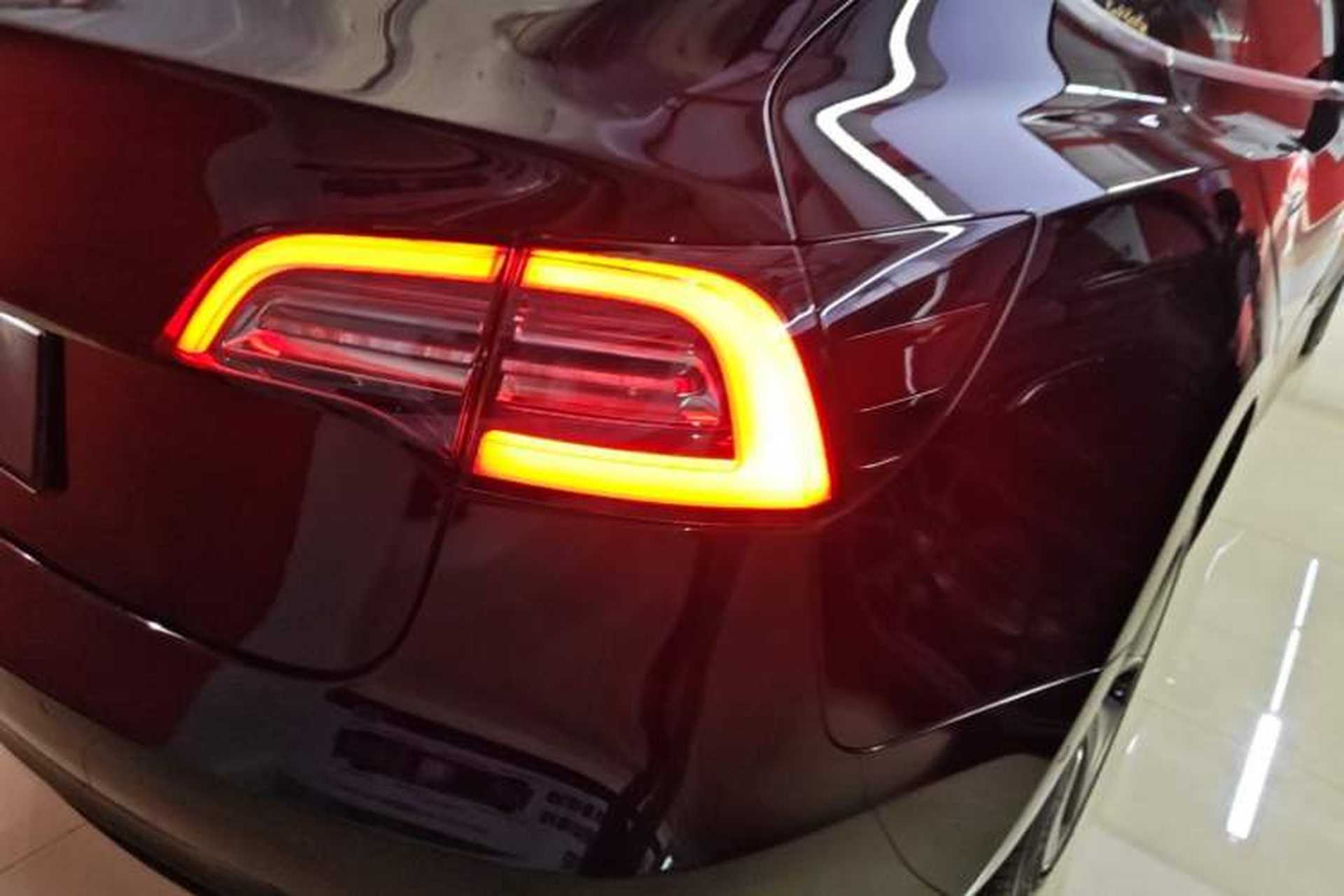 Used Tesla Model 3 2019 Long-Range Rear-Wheel-Drive Version Right Rear Taillight
