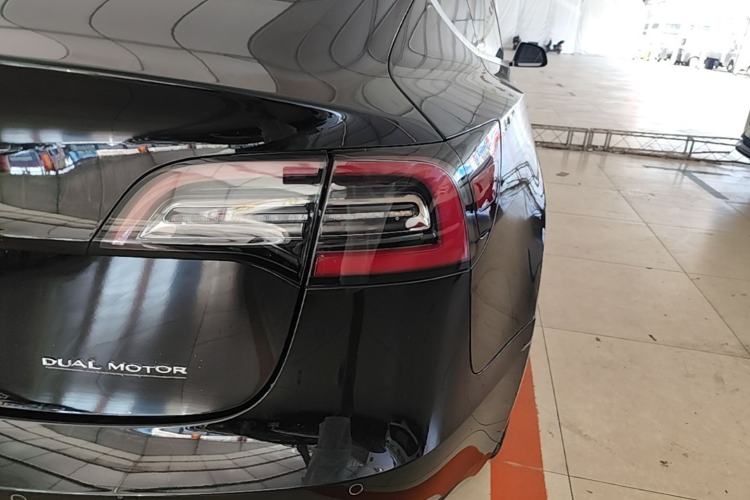 Used Tesla Model 3 2019 Standard Range Rear-Drive Upgraded Version Right Rear Taillight
