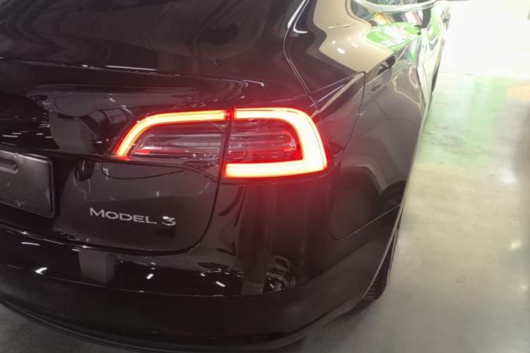 Used Tesla Model 3 2019 Standard Range Rear-Drive Upgraded Version Right Rear Taillight