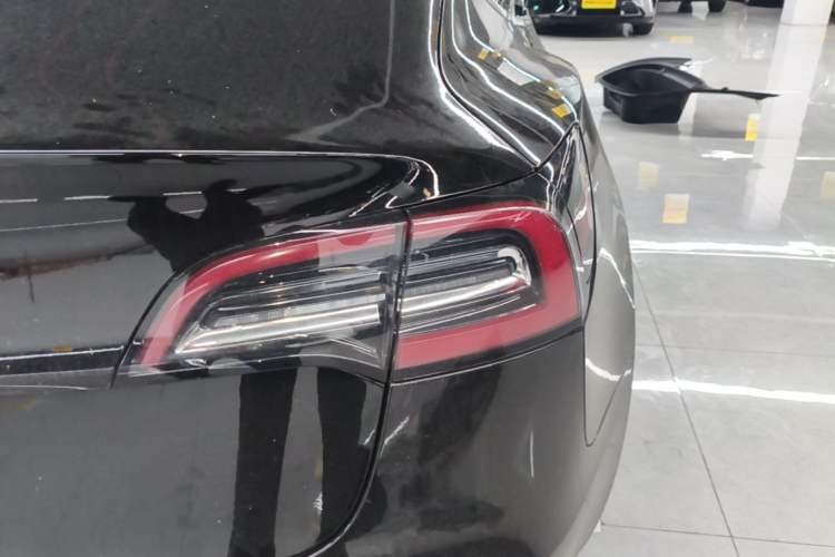 Used Tesla Model 3 2019 Long-Range Rear-Wheel-Drive Version Right Rear Taillight