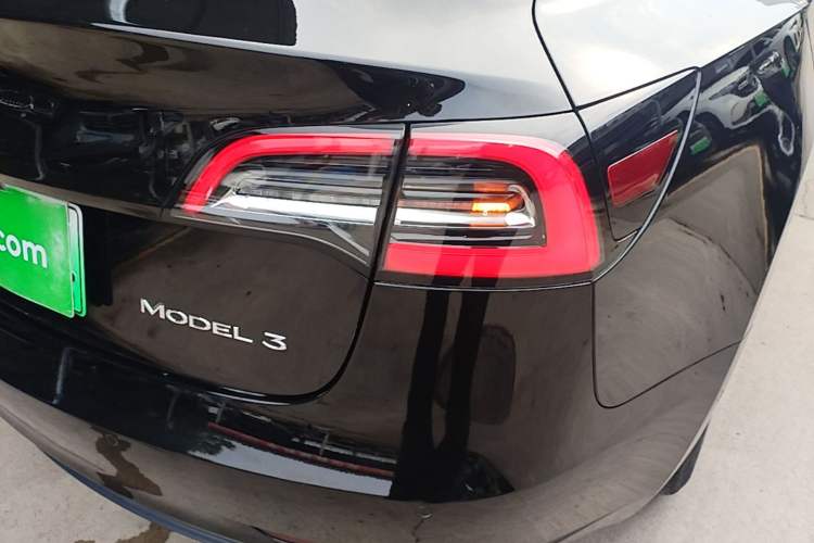 Used Tesla Model 3 2019 Standard Range Rear-Drive Upgraded Version Right Rear Taillight