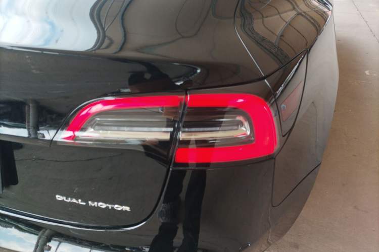 Used Tesla Model 3 2019 Long-Range Rear-Wheel-Drive Version Right Rear Taillight
