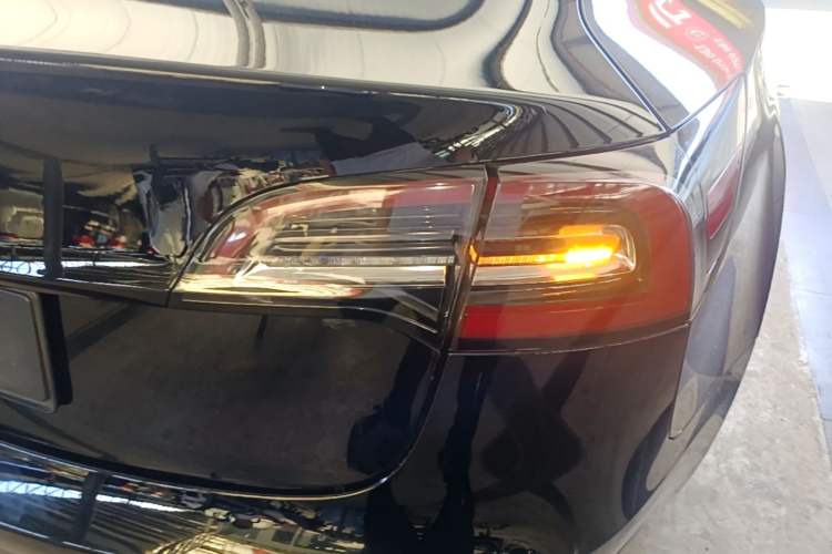 Used Tesla Model 3 2019 Standard Range Rear-Drive Upgraded Version Right Rear Taillight