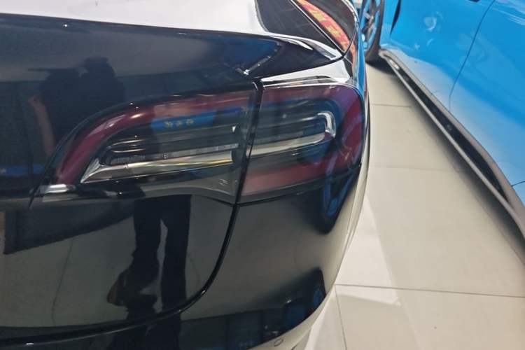 Used Tesla Model 3 2019 Standard Range Rear-Drive Upgraded Version Right Rear Taillight