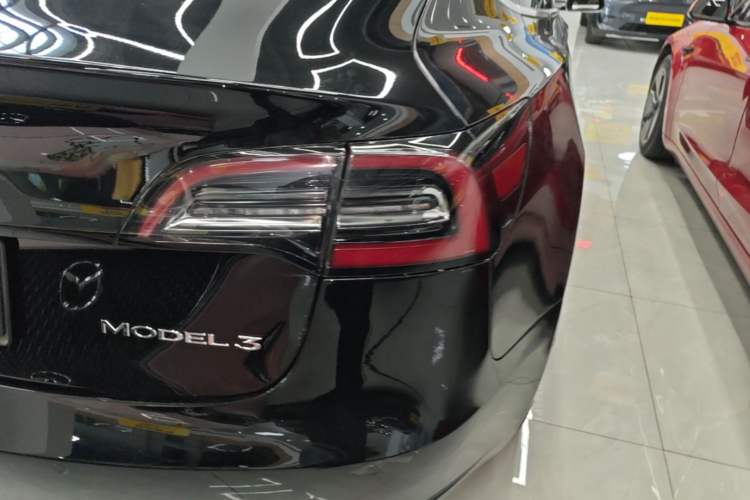 Used Tesla Model 3 2019 Standard Range Rear-Drive Upgraded Version Right Rear Taillight