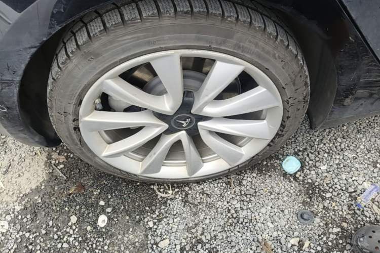 Used Tesla Model 3 2019 Standard Range Rear-Drive Upgraded Version Right Rear Wheel Hub