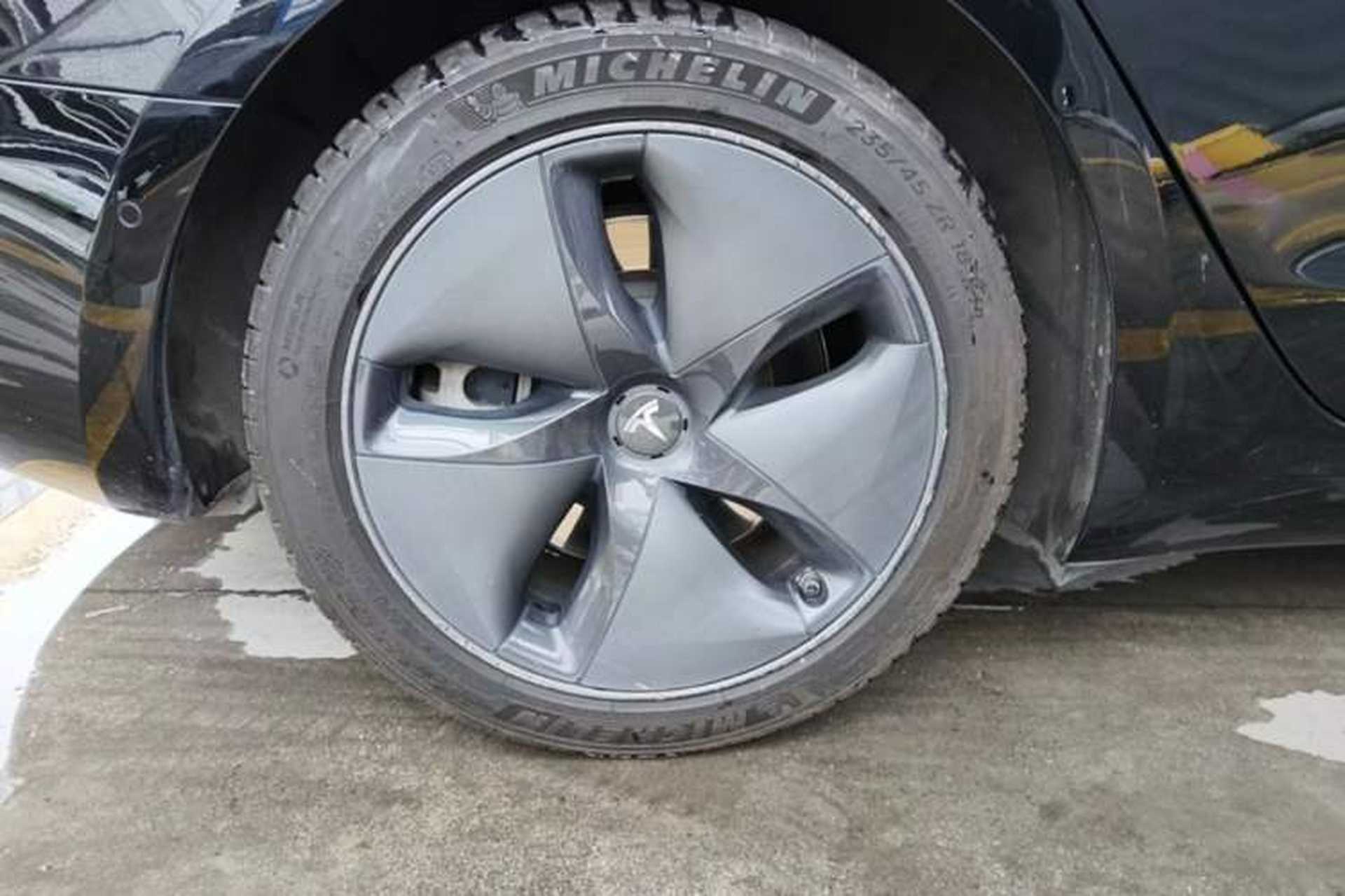 Used Tesla Model 3 2019 Standard Range Rear-Drive Upgraded Version Right Rear Wheel Hub
