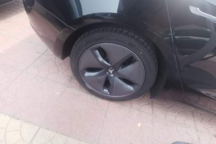 Used Tesla Model 3 2019 Long-Range All-Wheel-Drive Version Right Rear Wheel Hub