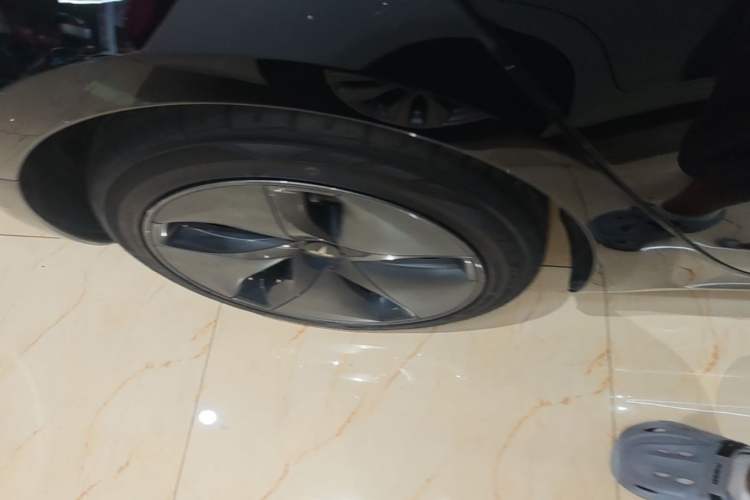 Used Tesla Model 3 2019 Standard Range Rear-Drive Upgraded Version Right Rear Wheel Hub