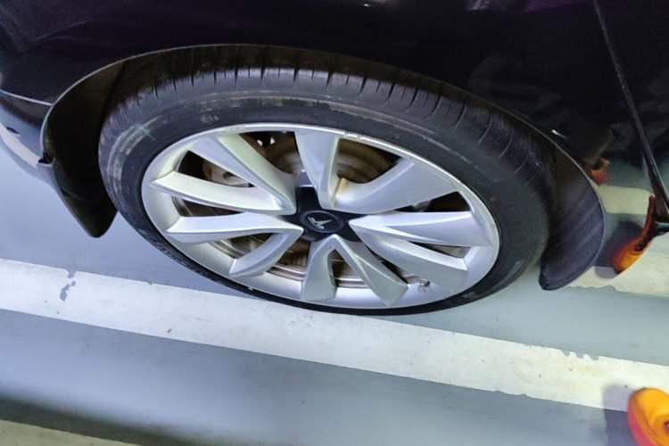 Used Tesla Model 3 2019 Standard Range Rear-Drive Upgraded Version Right Rear Wheel Hub