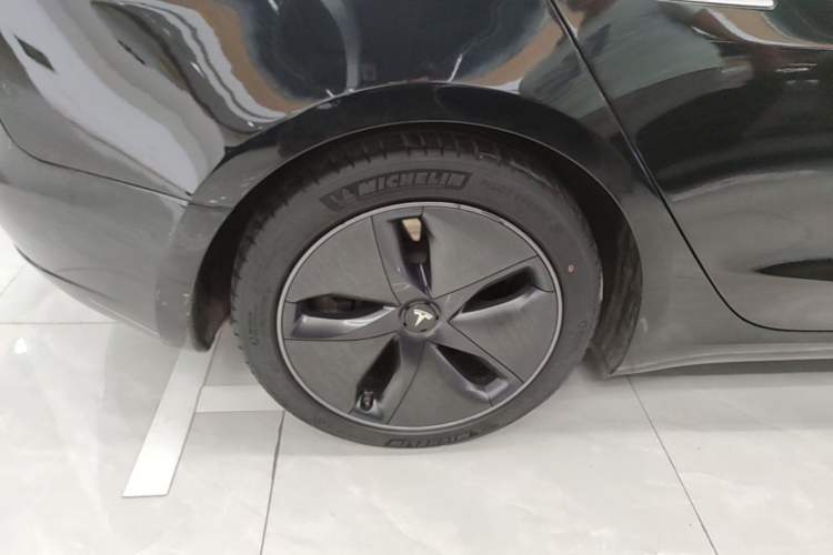 Used Tesla Model 3 2019 Standard Range Rear-Drive Upgraded Version Right Rear Wheel Hub