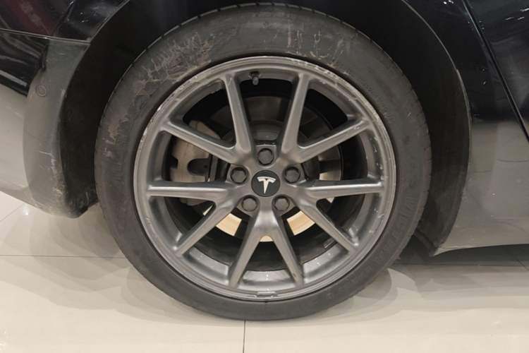 Used Tesla Model 3 2019 Standard Range Rear-Drive Upgraded Version Right Rear Wheel Hub