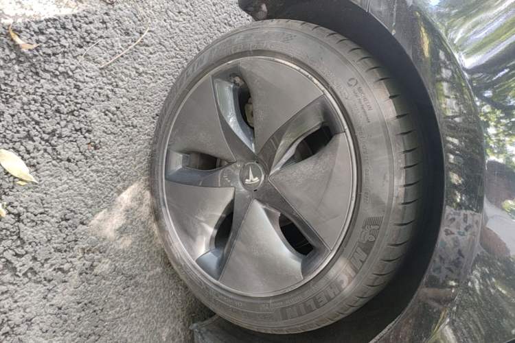 Used Tesla Model 3 2019 Long-Range Rear-Wheel-Drive Version Right Rear Wheel Hub