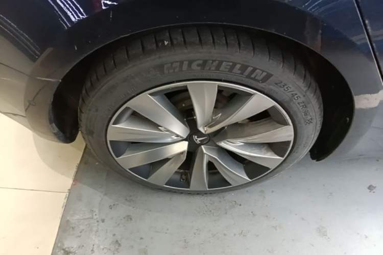 Used Tesla Model 3 2019 Standard Range Rear-Drive Upgraded Version Right Rear Wheel Hub