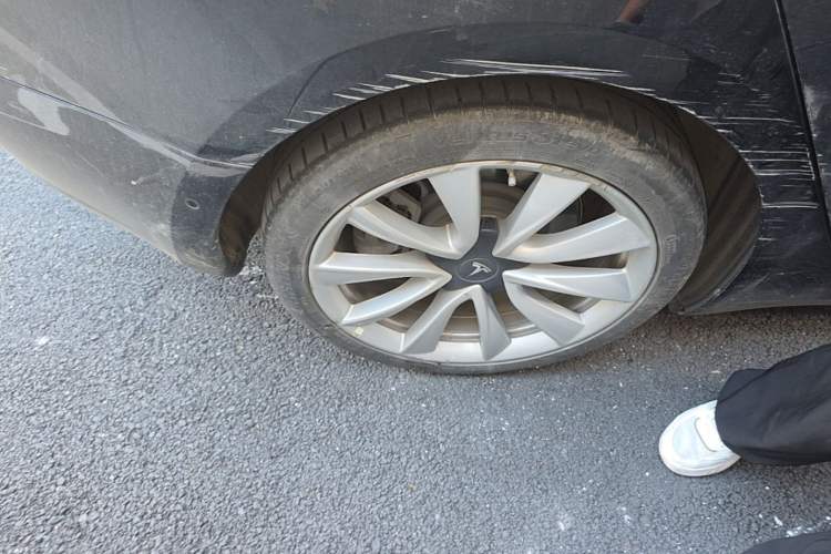Used Tesla Model 3 2019 Standard Range Rear-Drive Upgraded Version Right Rear Wheel Hub