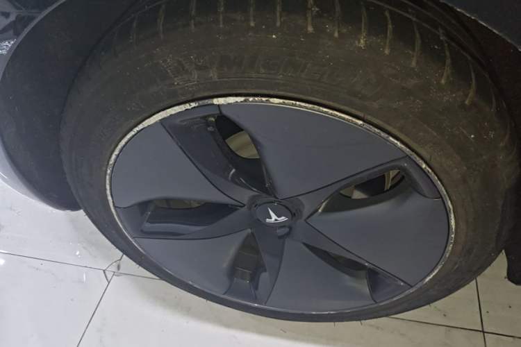 Used Tesla Model 3 2019 Long-Range Rear-Wheel-Drive Version Right Rear Wheel Hub