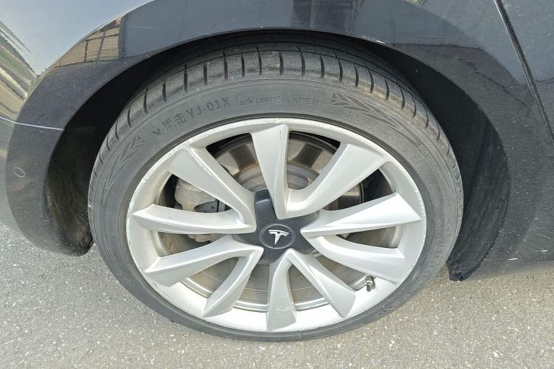 Used Tesla Model 3 2019 Standard Range Rear-Drive Upgraded Version Right Rear Wheel Hub