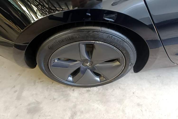 Used Tesla Model 3 2019 Standard Range Rear-Drive Upgraded Version Right Rear Wheel Hub