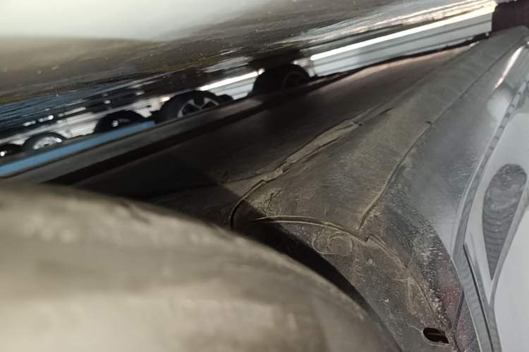 Used Tesla Model 3 2019 Performance High-Performance All-Wheel-Drive Version Right Side Sill