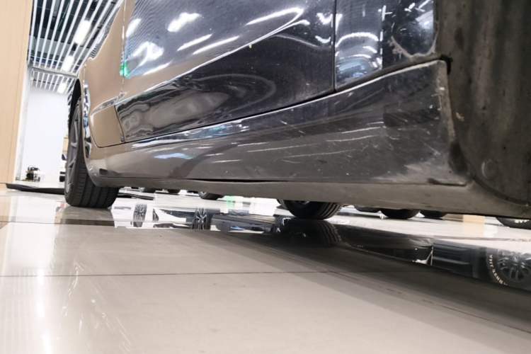 Used Tesla Model 3 2019 Standard Range Rear-Drive Upgraded Version Right Side Sill