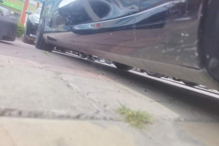 Used Tesla Model 3 2019 Long-Range All-Wheel-Drive Version Right Side Sill