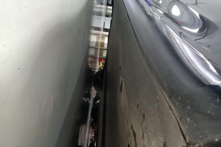 Used Tesla Model 3 2019 Standard Range Rear-Drive Upgraded Version Right Side Sill