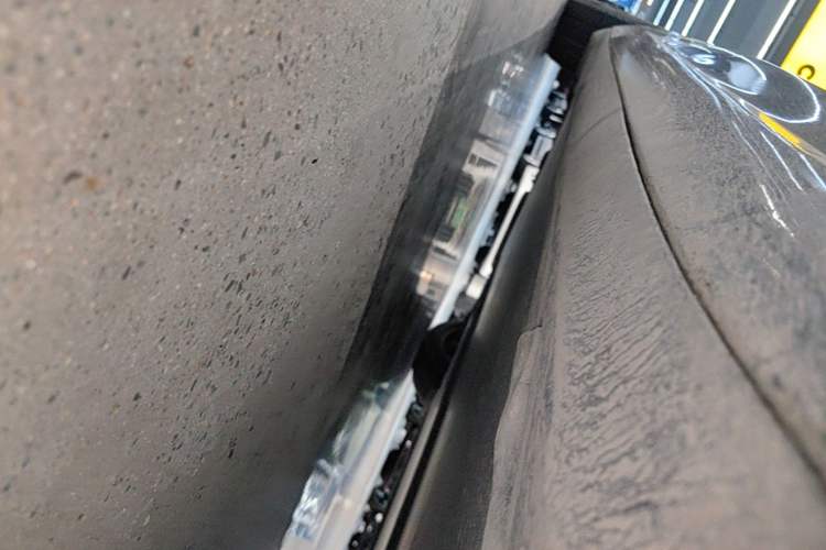 Used Tesla Model 3 2019 Long-Range All-Wheel-Drive Version Right Side Sill