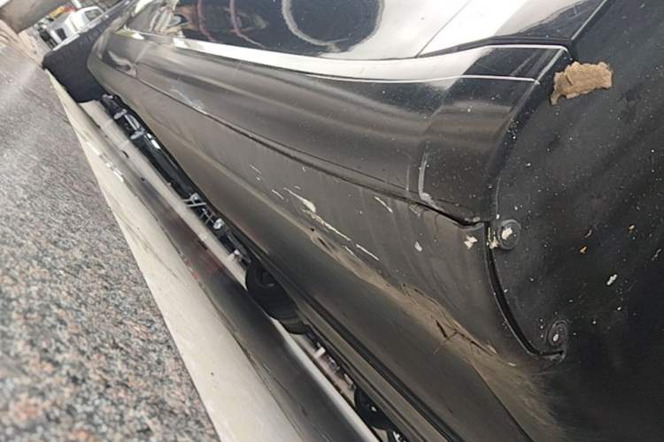 Used Tesla Model 3 2019 Standard Range Rear-Drive Upgraded Version Right Side Sill