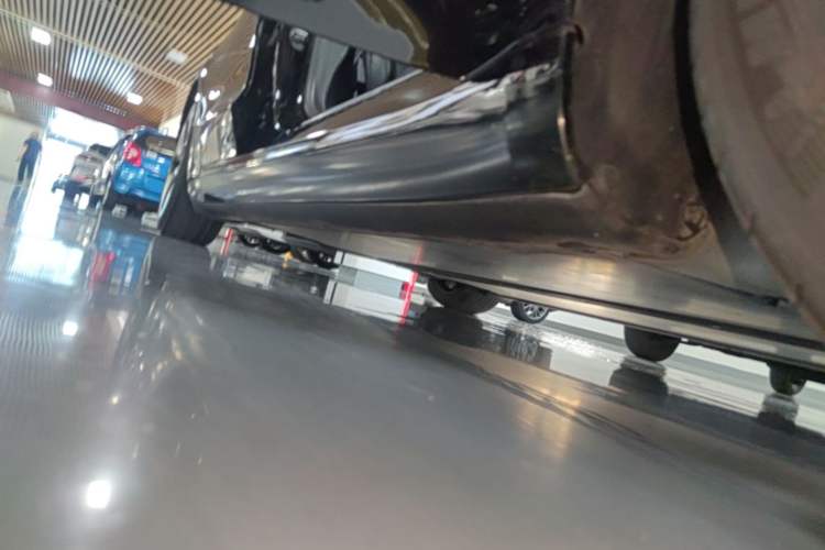Used Tesla Model 3 2019 Standard Range Rear-Drive Upgraded Version Right Side Sill
